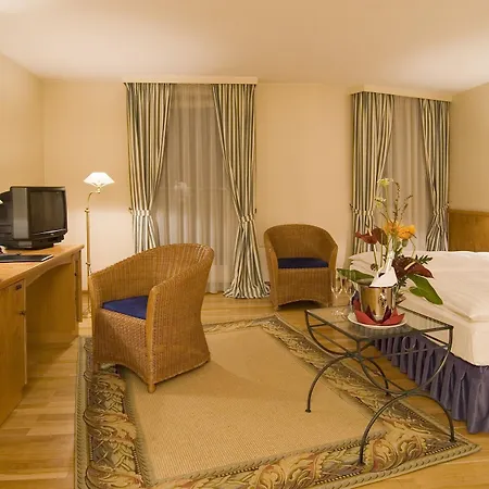 Golden Tulip Luebecker Hof