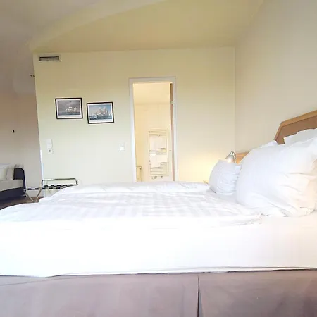 Luebecker Hof 4* שטוקלסדורף