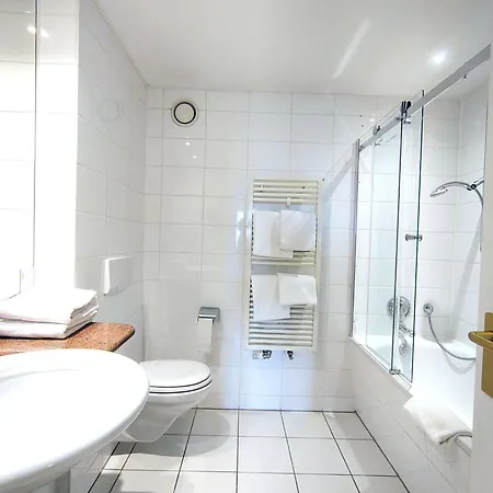 Golden Tulip Luebecker Hof 4*