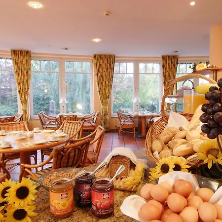 Luebecker Hof מלון 4*