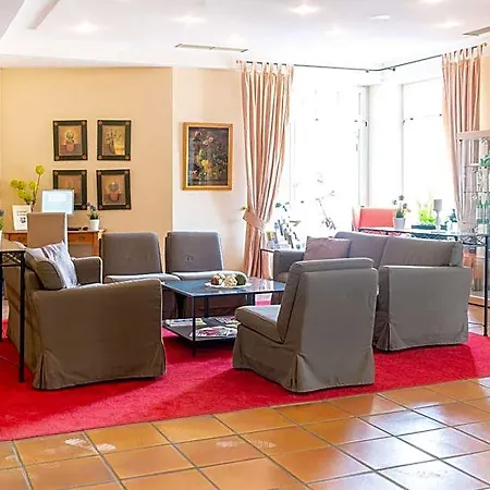 Golden Tulip Luebecker Hof