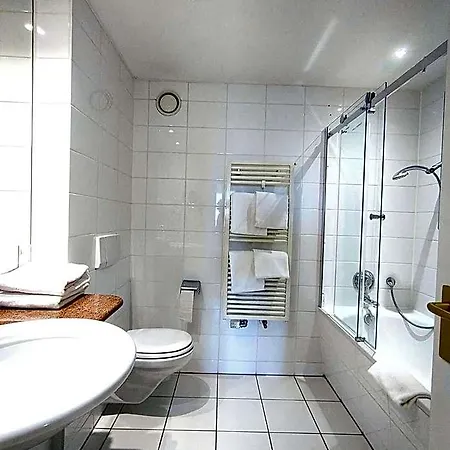 Hotel Golden Tulip Luebecker Hof 4*