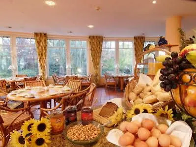 Luebecker Hof 4* שטוקלסדורף