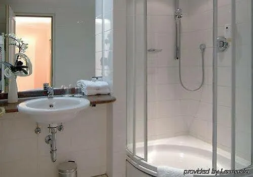 Luebecker Hof Szálloda 4*